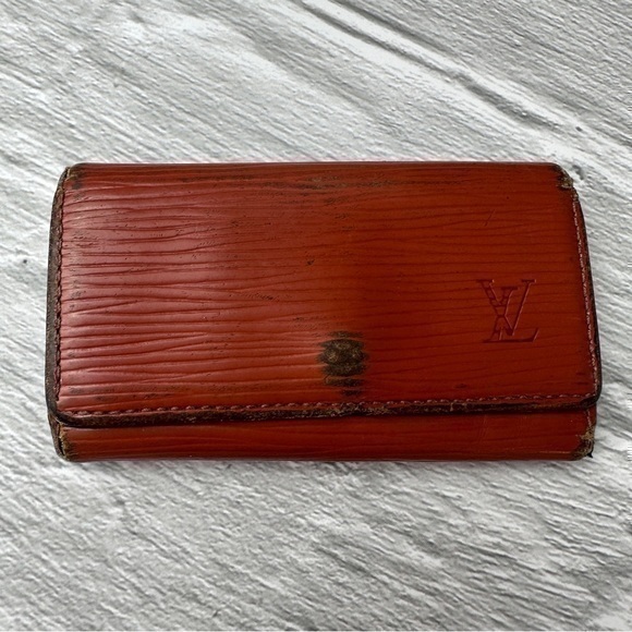 Louis Vuitton Epi leather 4 Ring Key Case. Brown. - Picture 1 of 15